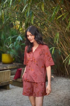 Bob Kurze Hose Bodhi Flower Dunkelrosa