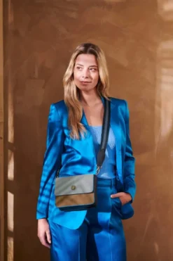 Fenna Schultertasche Klein Uni Blau
