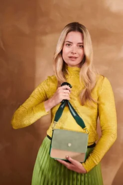 Fenna Schultertasche Klein Uni Grün