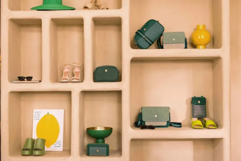 Fenna Schultertasche Klein Uni Grün