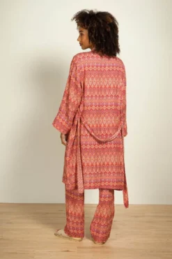 Naomi Kimono Ashanti Rot