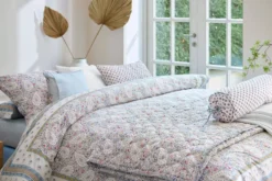 Quilt Kairi Bloom Hellblau