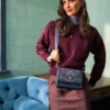 Schultertasche Fenna Klein Il Ricamo Blau