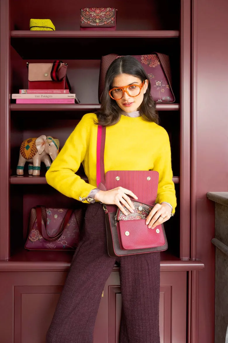 Schultertasche Fenna Mittelgroß Il Ricamo Rot