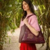 Schultertasche Filou Groß Bodhi Flower Rot