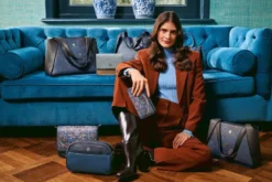 Telefontasche Peggy Il Ricamo Blau