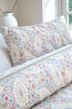 Zierkissen Quilted Kairi Bloom Hellblau